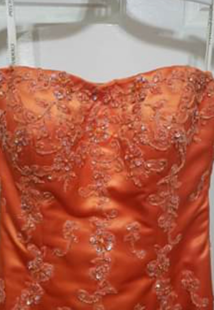 Prom dress - Picture 2 of 5